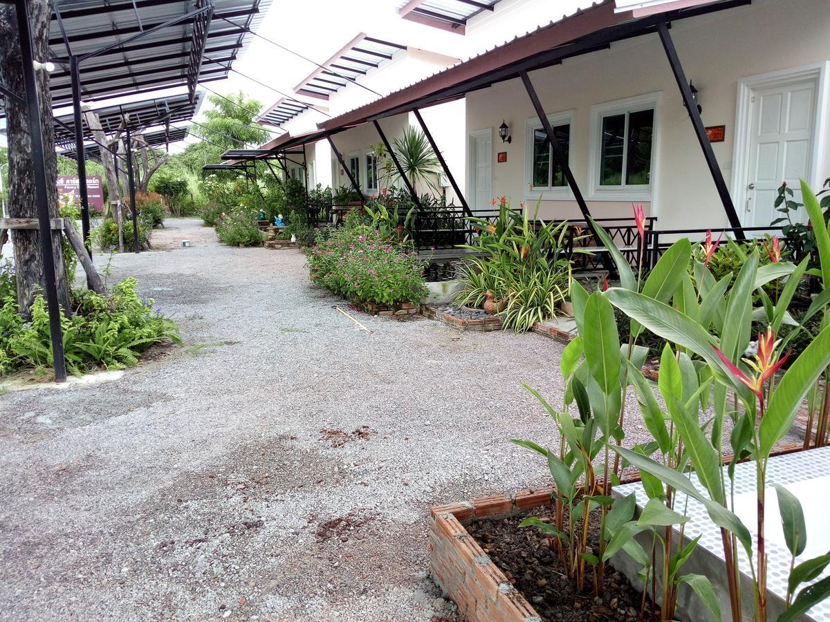 Fancy Carp Resort Cha-Am Exterior foto